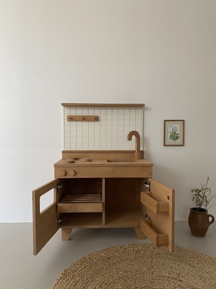 Vintage kitchen play