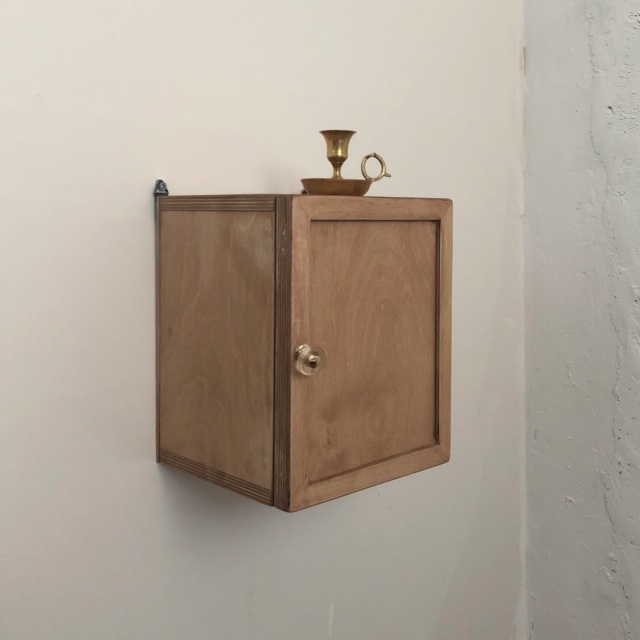 Wall storage box