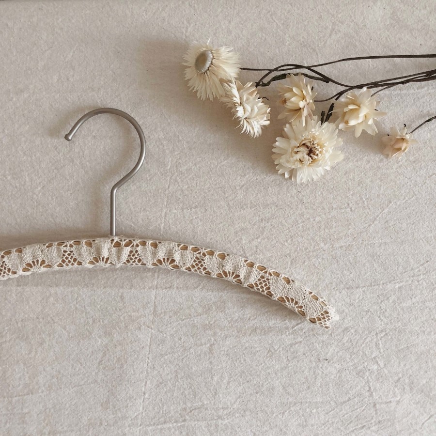 Lace clothes hanger