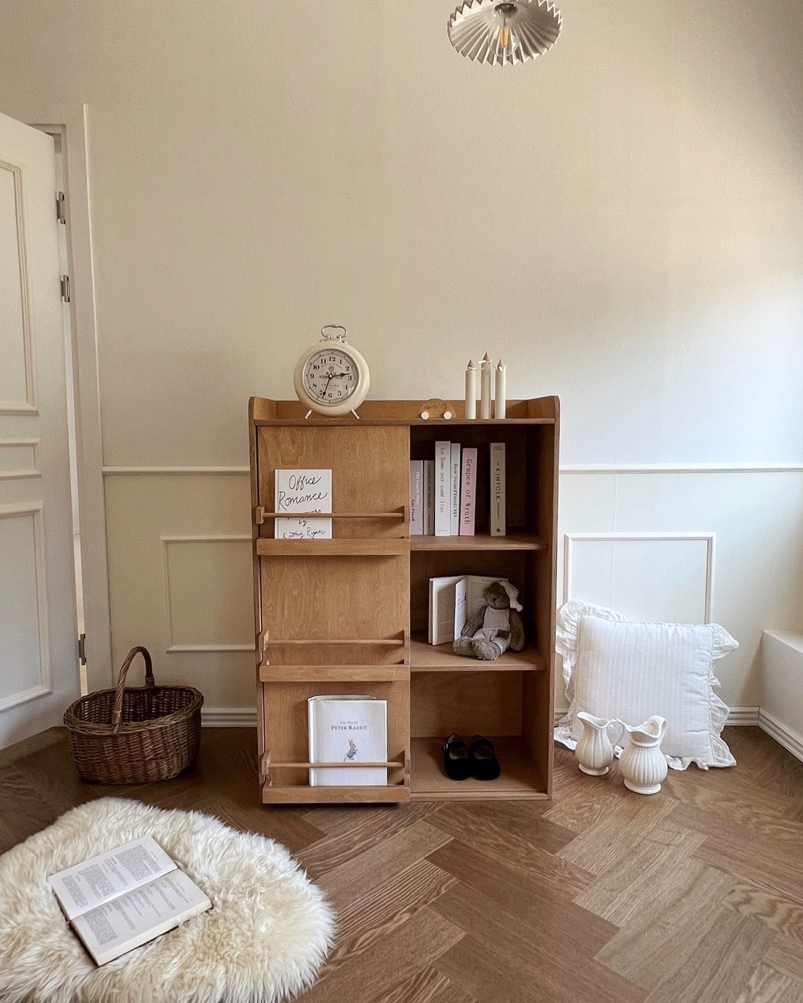 A bookshelf and magazine rack.