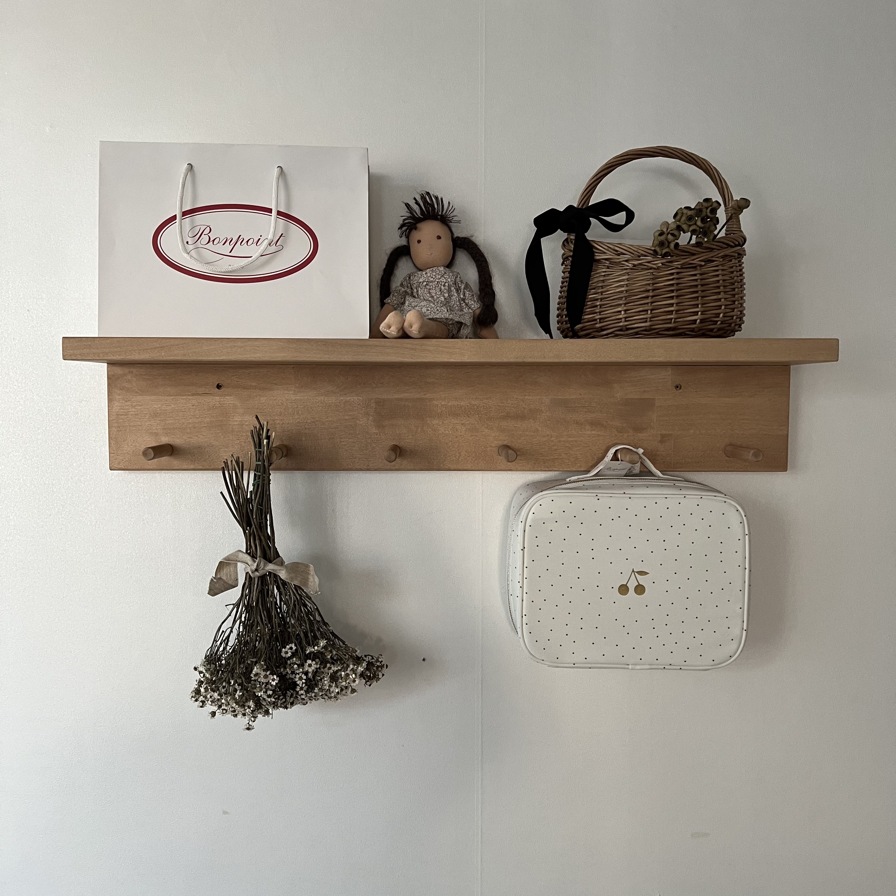 A bold six-hole shelf.