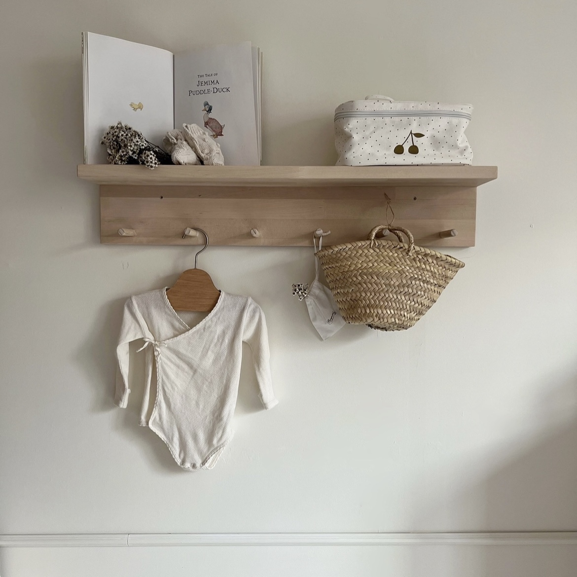 A bold six-hole shelf.